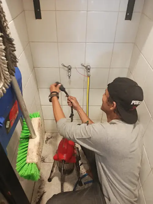 Proses Sedot WC Mampet Tangerang