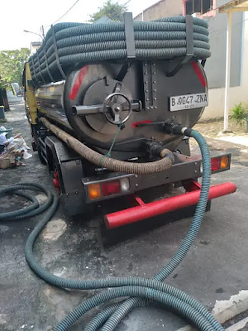 Armada truck Bintaro